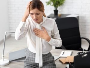 chica con ataque de ansiedad